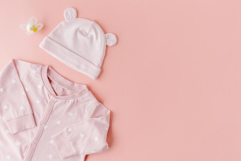 Babywebshop met boetiekgevoel: persoonlijk geselecteerde babyproducten en accessoires voor online shoppen met vertrouwen en s